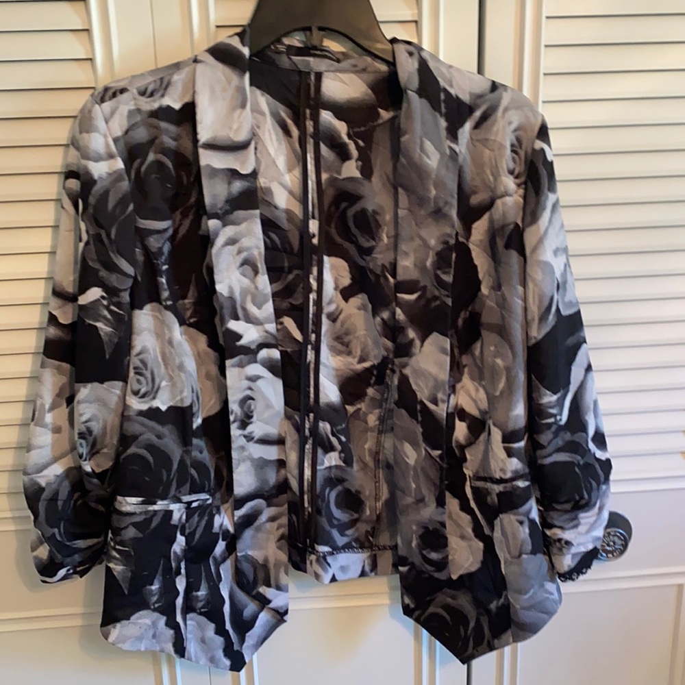Maurices Black and Gray Floral Blazer